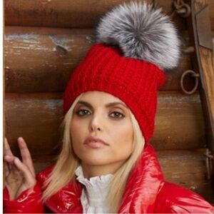 NWT Kyi Kyi Fox pompom Winter Hat Red Marled One Size Womens Fur $125